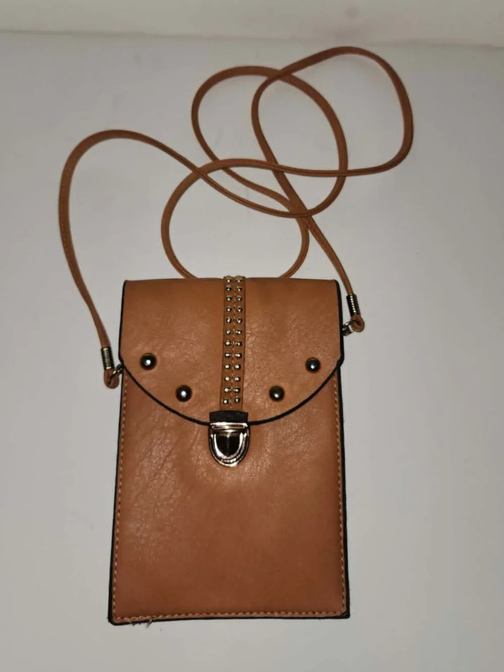 Share Crossbody pouch for cellphone, faux leather